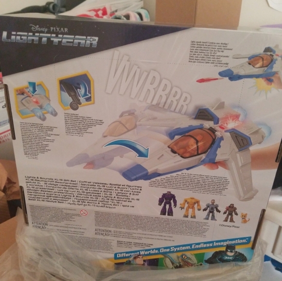 Disney Pixar's Lightyear Fisher-Price Lights & Sounds Spaceship & Figure Set - Picture 2 of 6